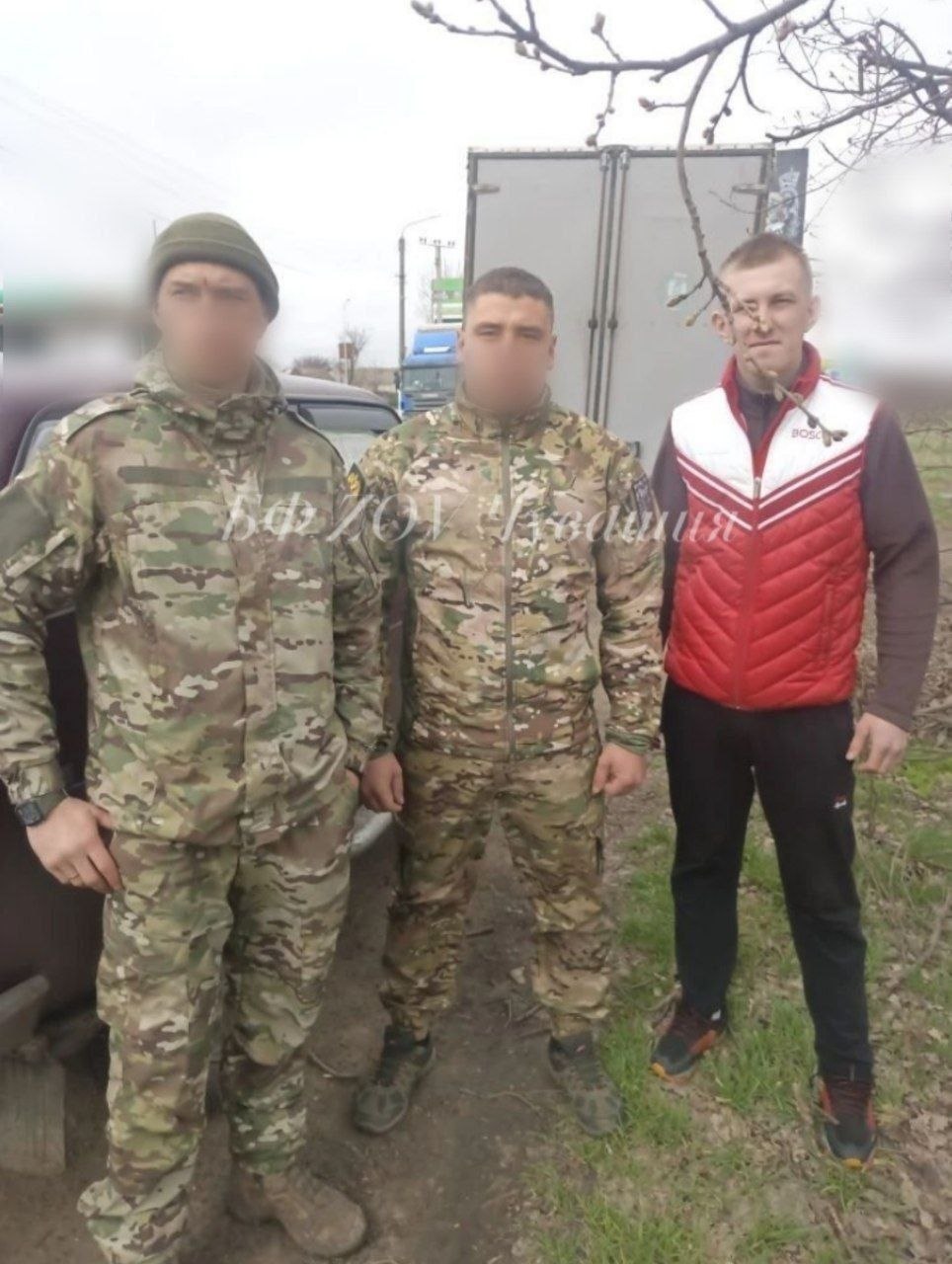 Вот так, всем миром и идет поддержка