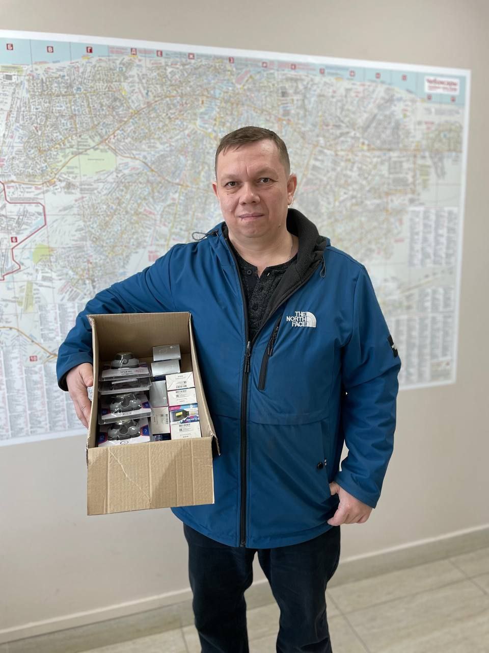 Нам помогают: